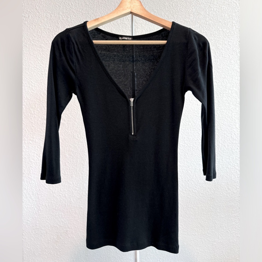 Women’s Express black 3/4 sleeve deep zipper v-neck shirt